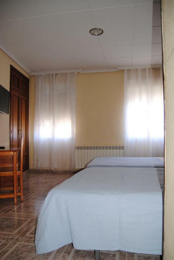 Hostal Avila Ocana  Exterior photo
