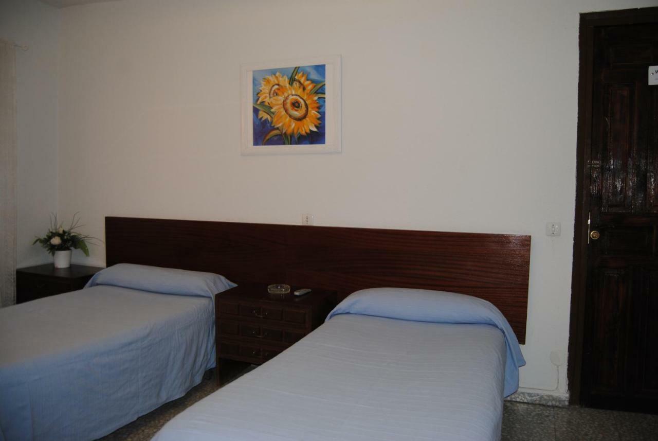 Hostal Avila Ocana  Exterior photo