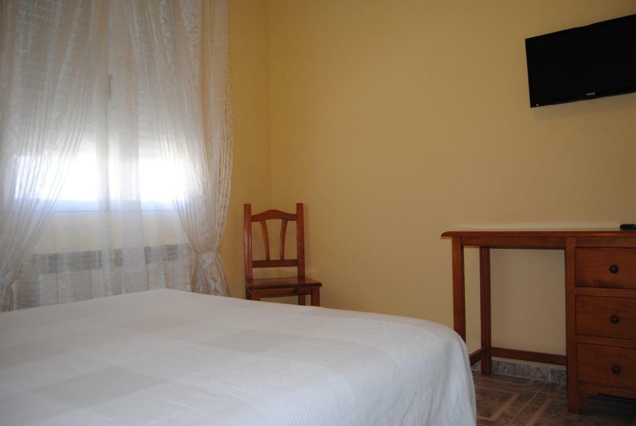 Hostal Avila Ocana  Exterior photo