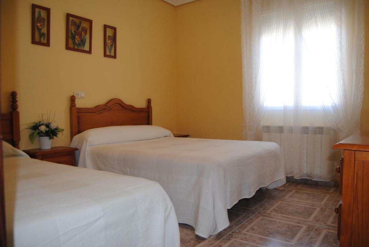 Hostal Avila Ocana  Exterior photo