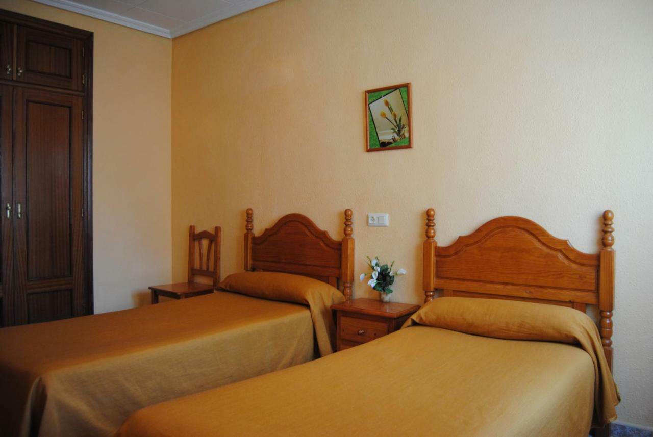 Hostal Avila Ocana  Exterior photo