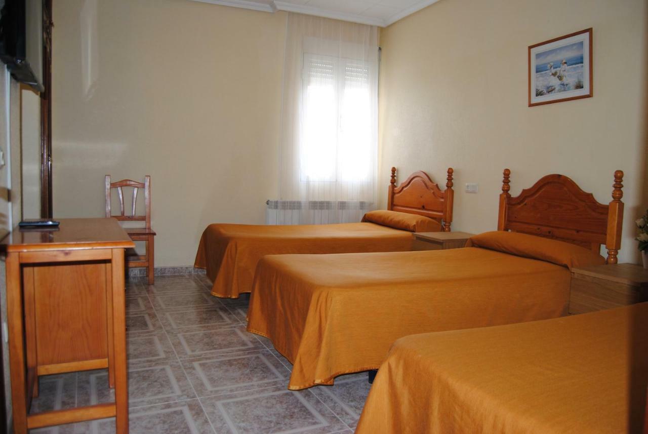 Hostal Avila Ocana  Exterior photo