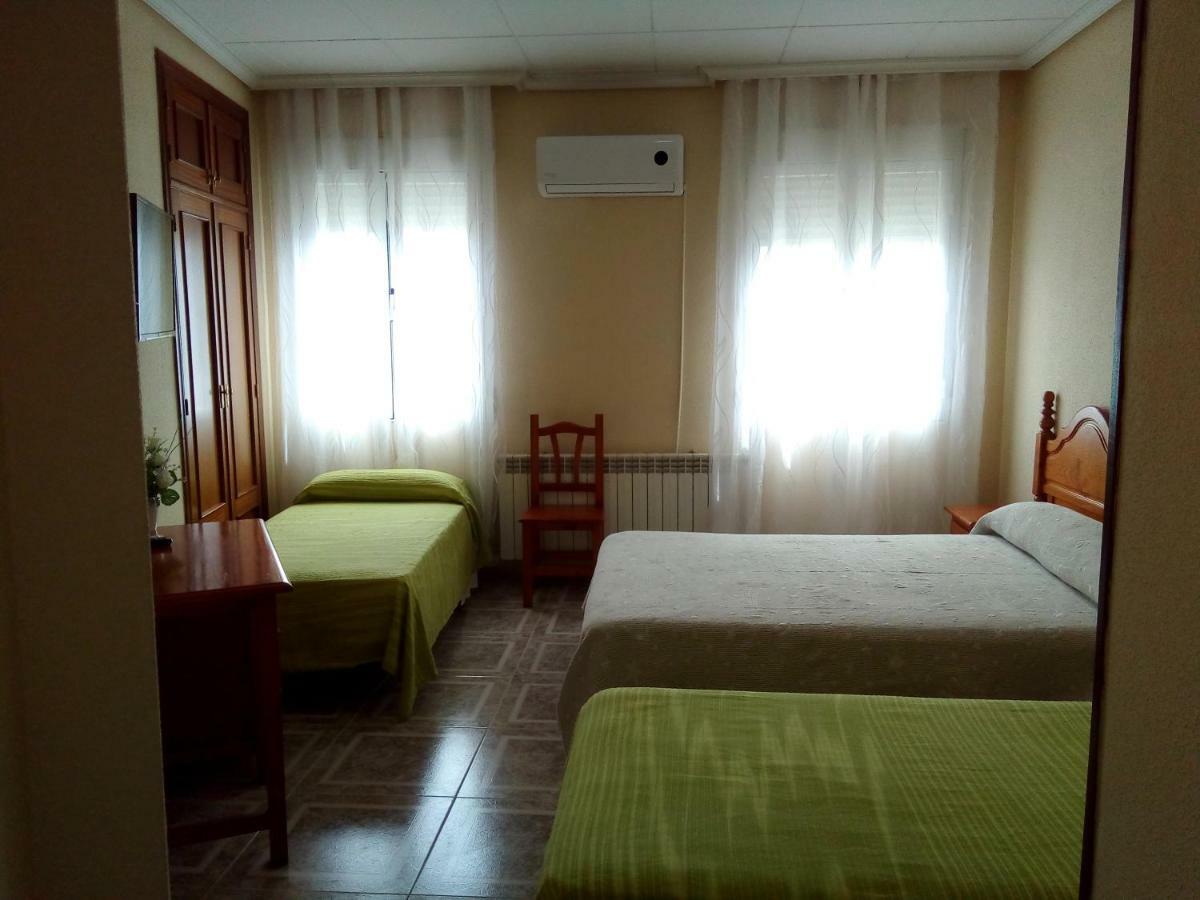 Hostal Avila Ocana  Exterior photo